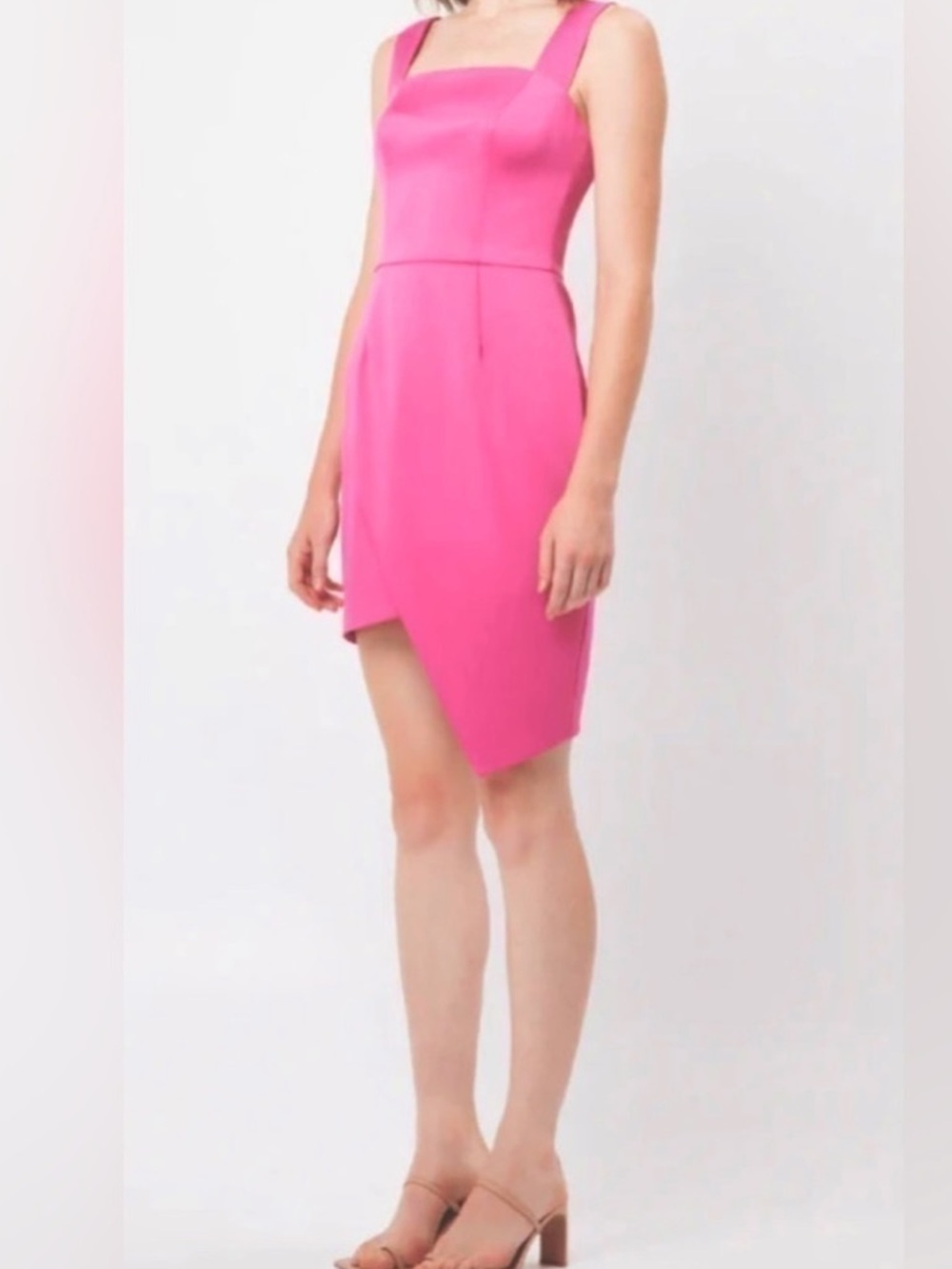 Elliatt Pia Dress in fuchsia NWT size small